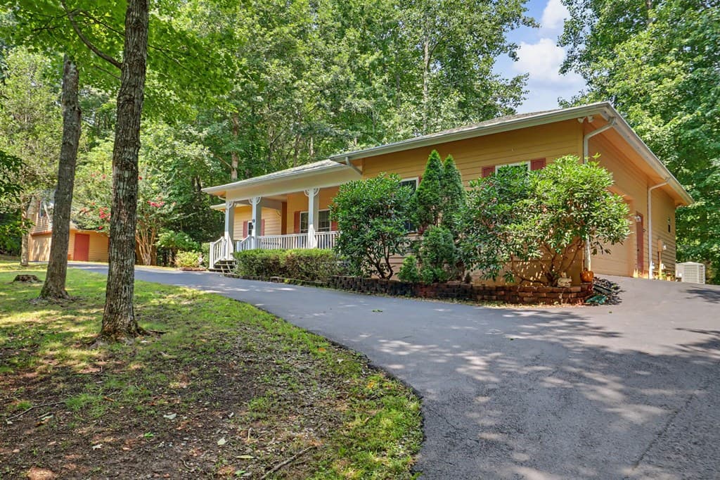 2360 Robin Hood Trail, Hiawassee GA 30546 - Photo