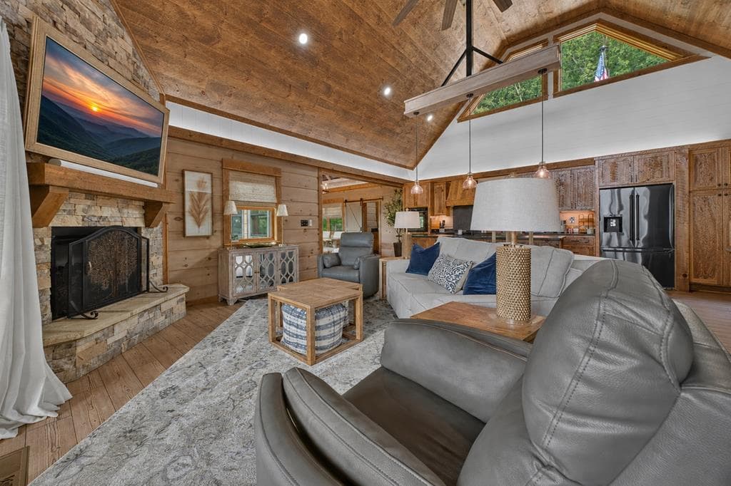401 Kittatinny Drive, Mineral Bluff GA 30559 - Photo