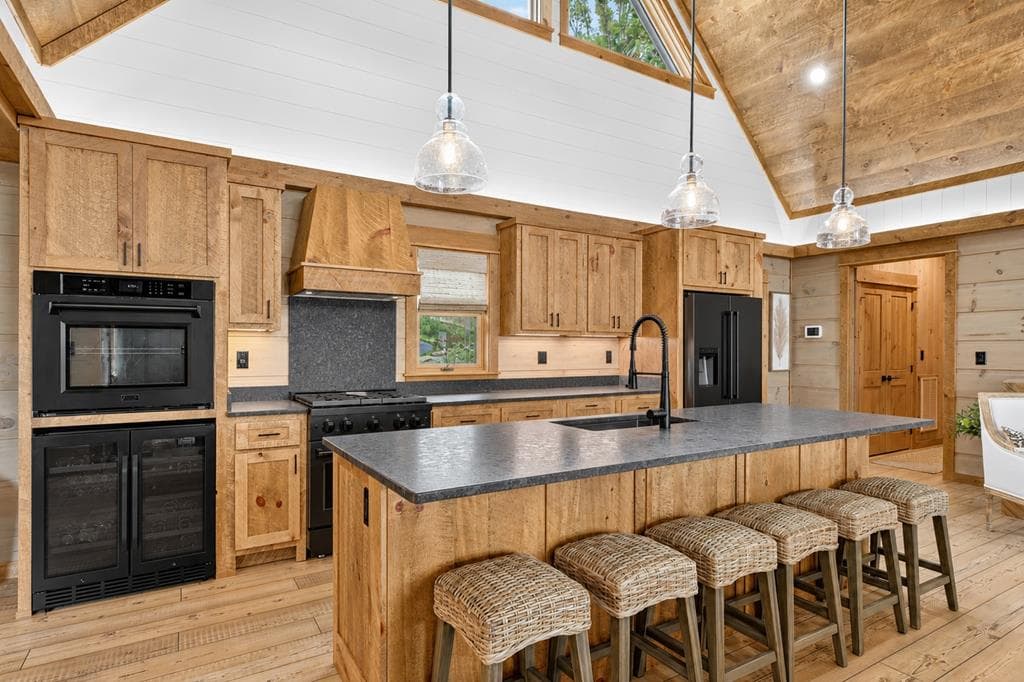 401 Kittatinny Drive, Mineral Bluff GA 30559 - Photo