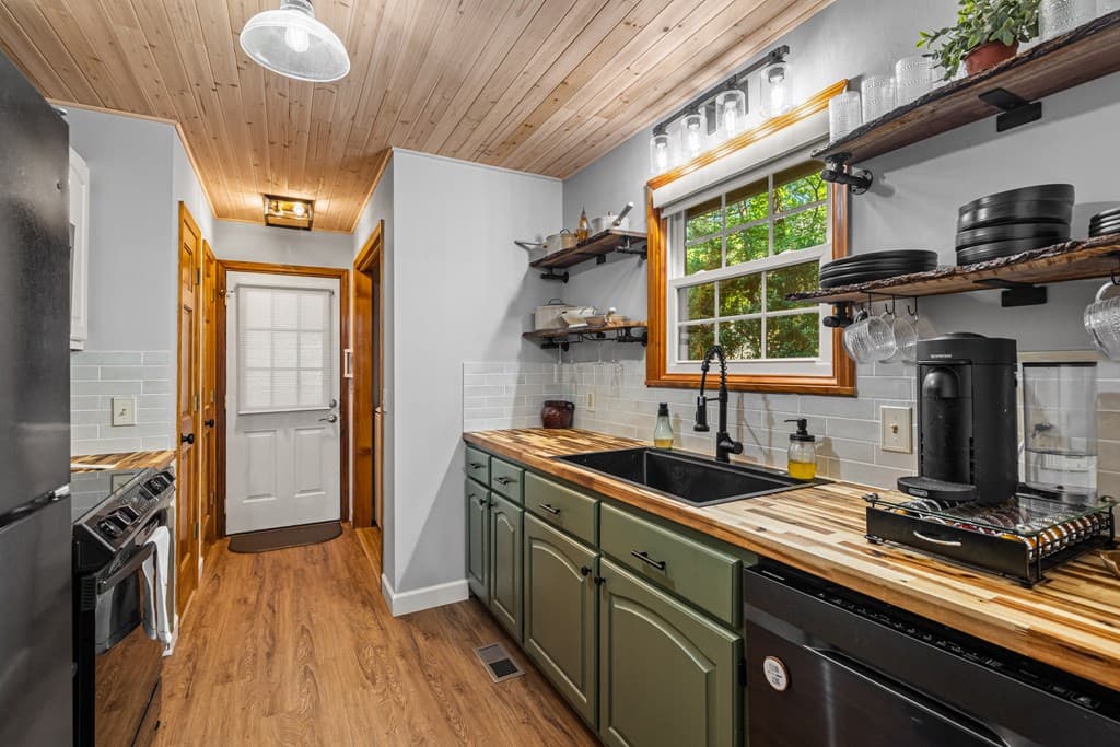 114 Nottely Shores W, Blairsville GA 30512 - Photo