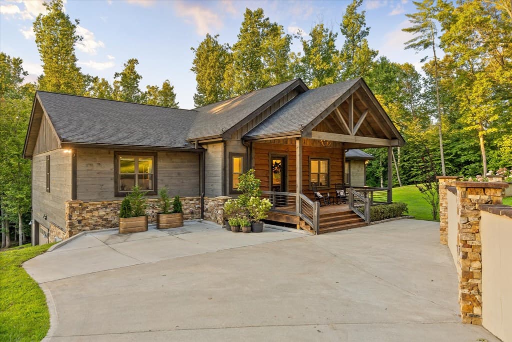 371 Windfield Circle, Blue Ridge GA 30513 - Photo