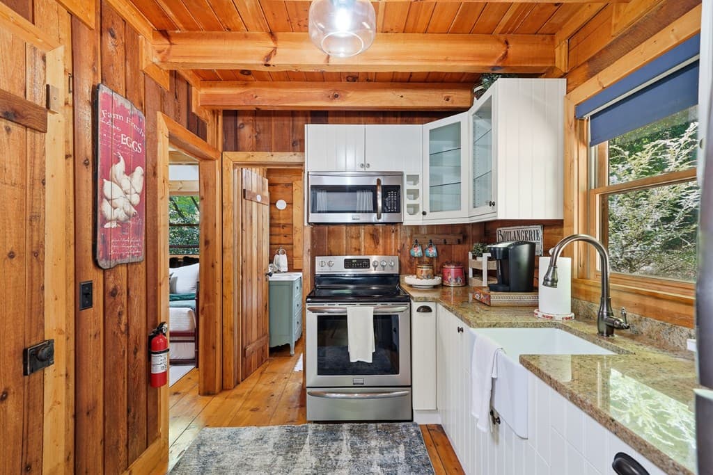 35 Finch Lane, Blue Ridge GA 30513 - Photo