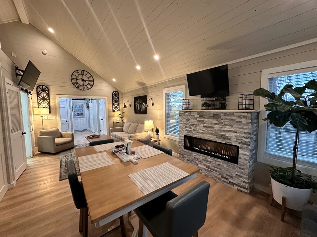 610 E Second Street, Blue Ridge GA 30513 - Photo