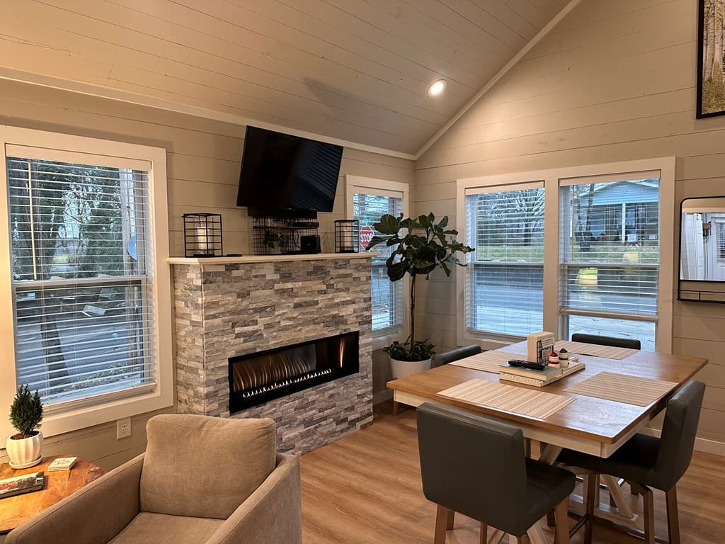 610 E Second Street, Blue Ridge GA 30513 - Photo