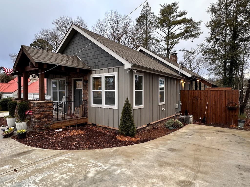 610 E Second Street, Blue Ridge GA 30513 - Photo
