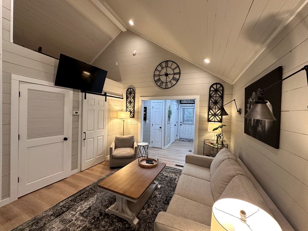 610 E Second Street, Blue Ridge GA 30513 - Photo