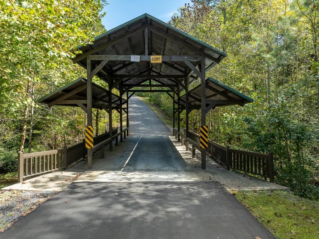 80 Jebs Ct, Ellijay GA 30540 - Photo