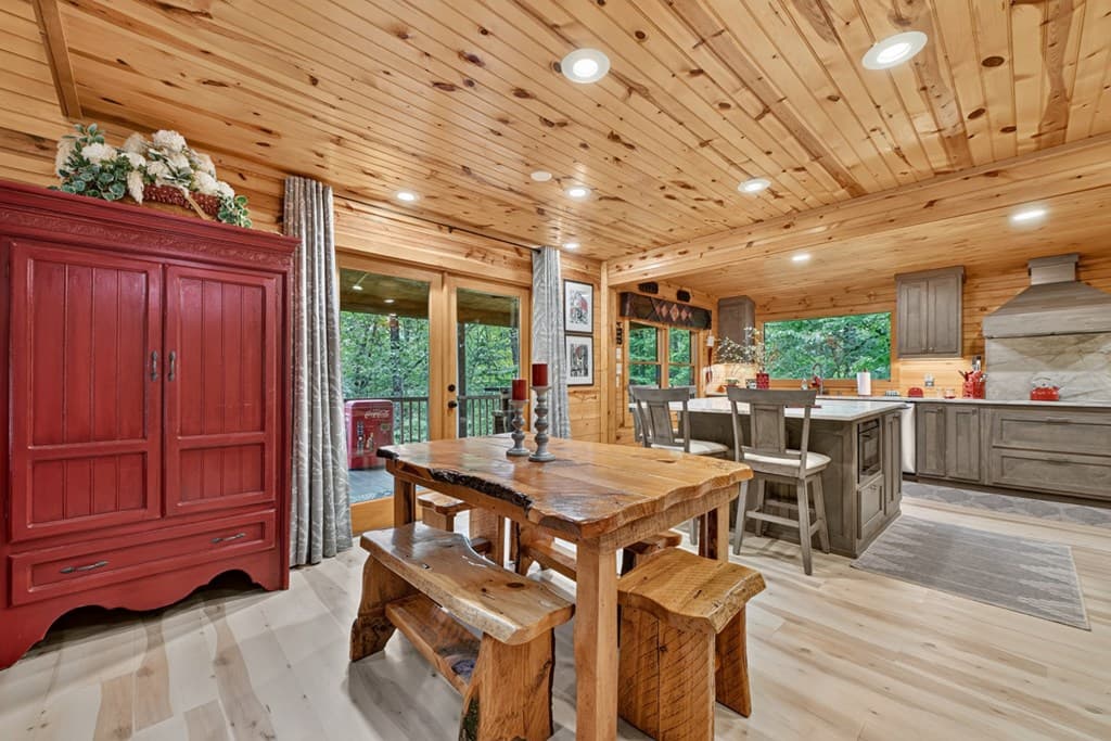 171 Mountain Lake Drive, Blue Ridge GA 30513 - Photo