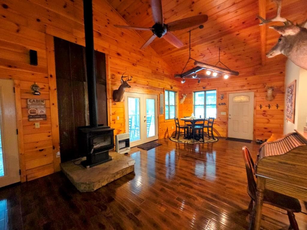 150 Trail Tree Drive, Blairsville GA 30512 - Primary photo