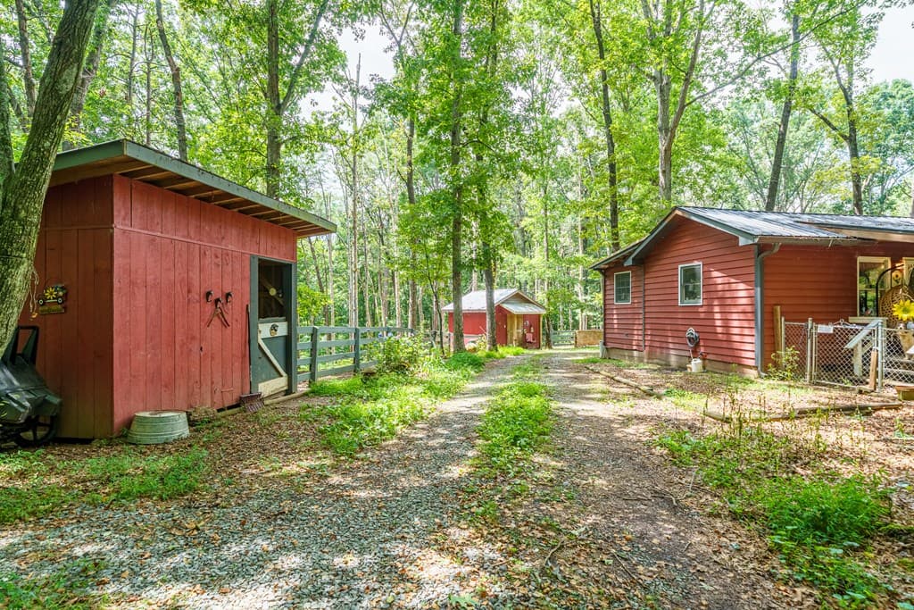 237 Rusty Lady Ln, Ellijay GA 30536 - Photo