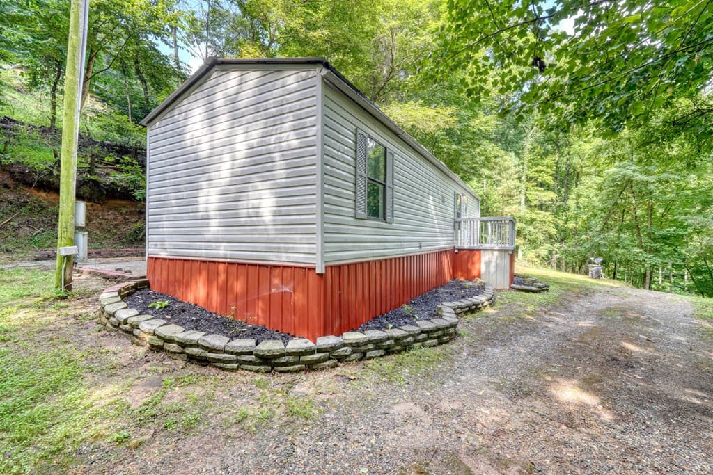 8223 True Love Mountain Road, Young Harris GA 30582 - Photo