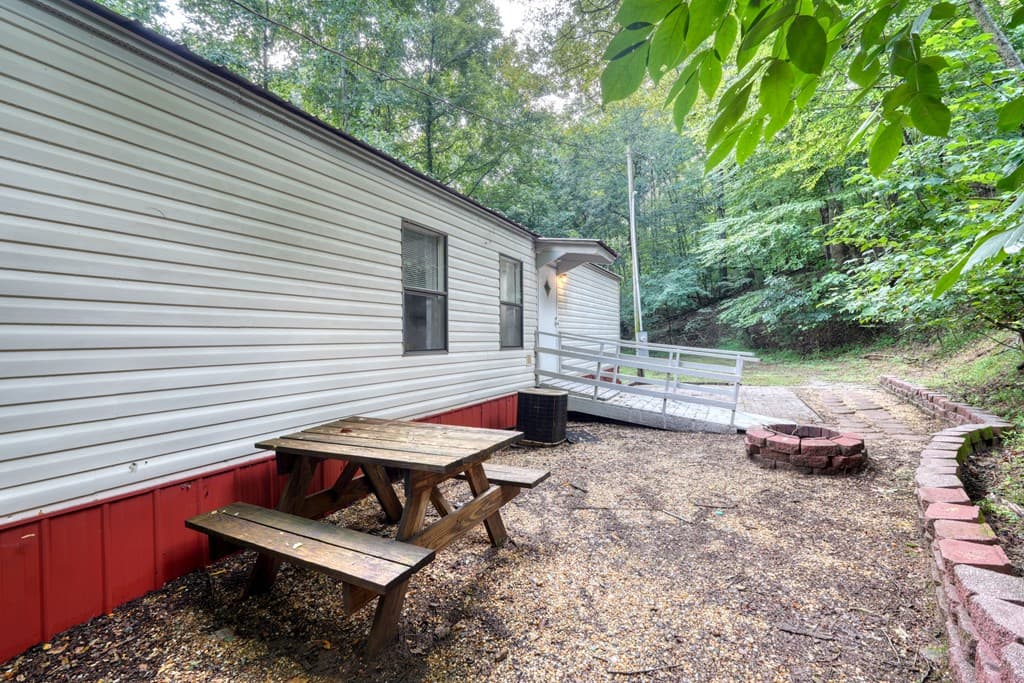 8223 True Love Mountain Road, Young Harris GA 30582 - Photo