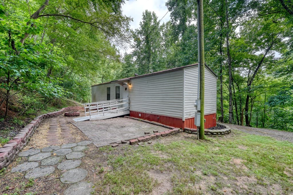 8223 True Love Mountain Road, Young Harris GA 30582 - Photo