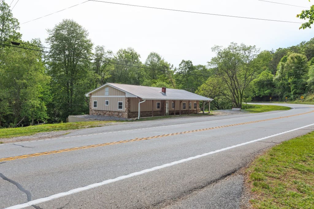 4494 Gainesville Hwy, Blairsville GA 30512 - Photo