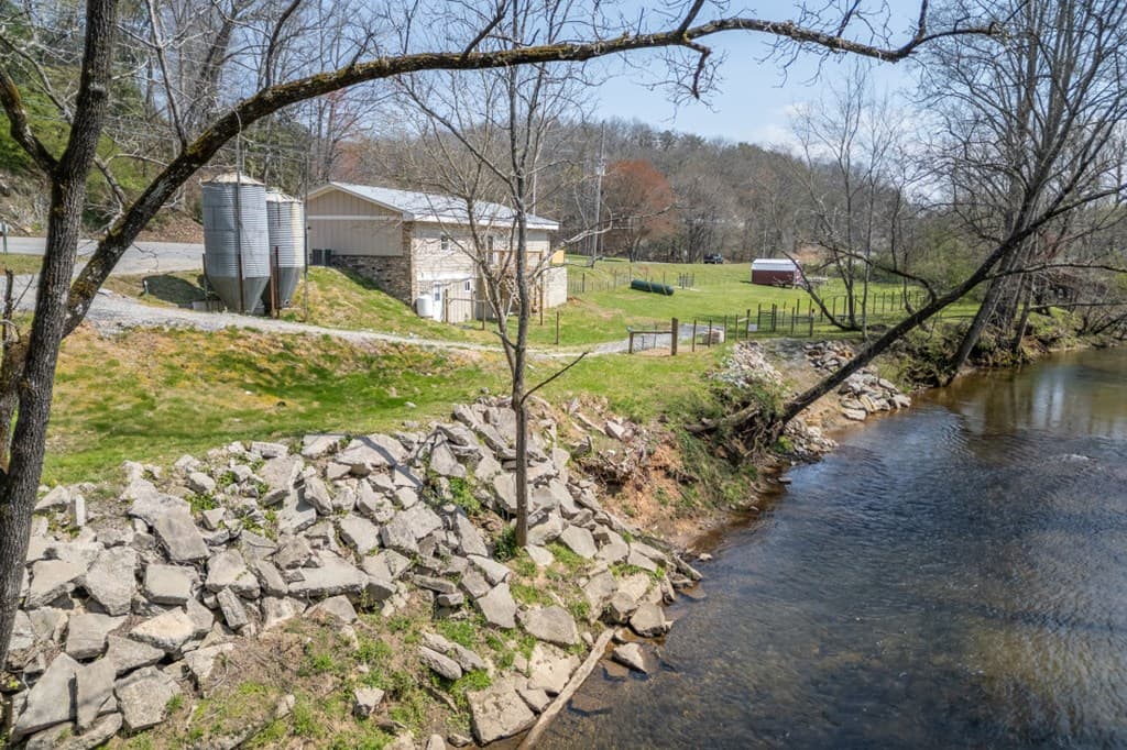 4494 Gainesville Hwy, Blairsville GA 30512 - Photo
