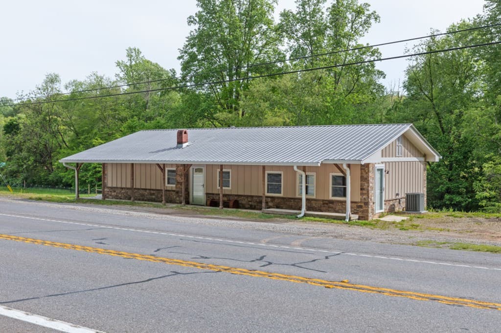 4494 Gainesville Hwy, Blairsville GA 30512 - Photo