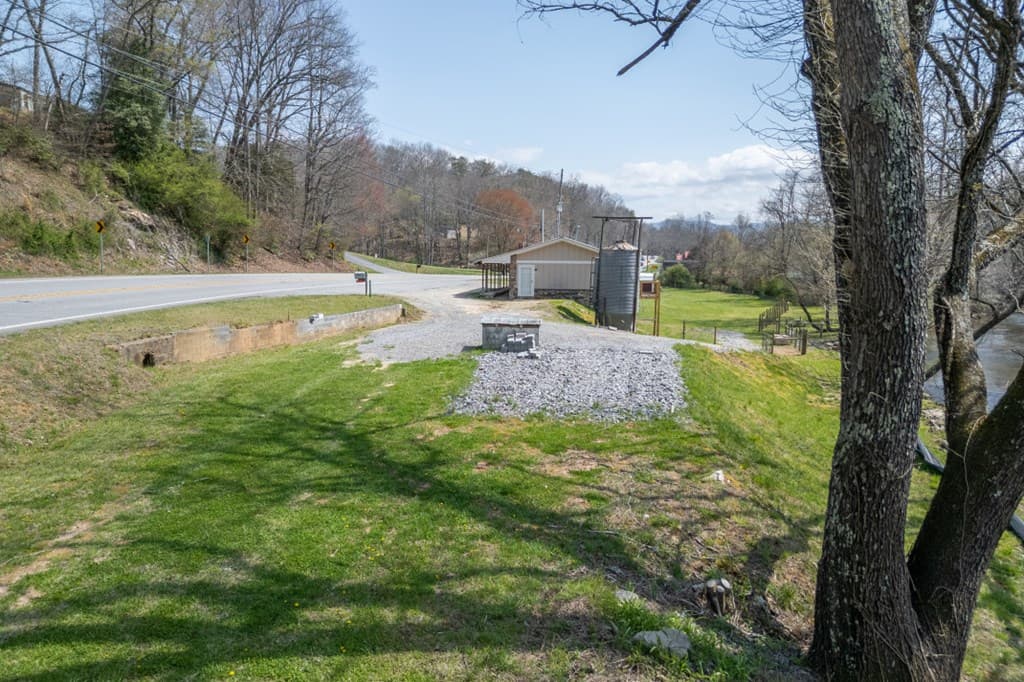 4494 Gainesville Hwy, Blairsville GA 30512 - Photo