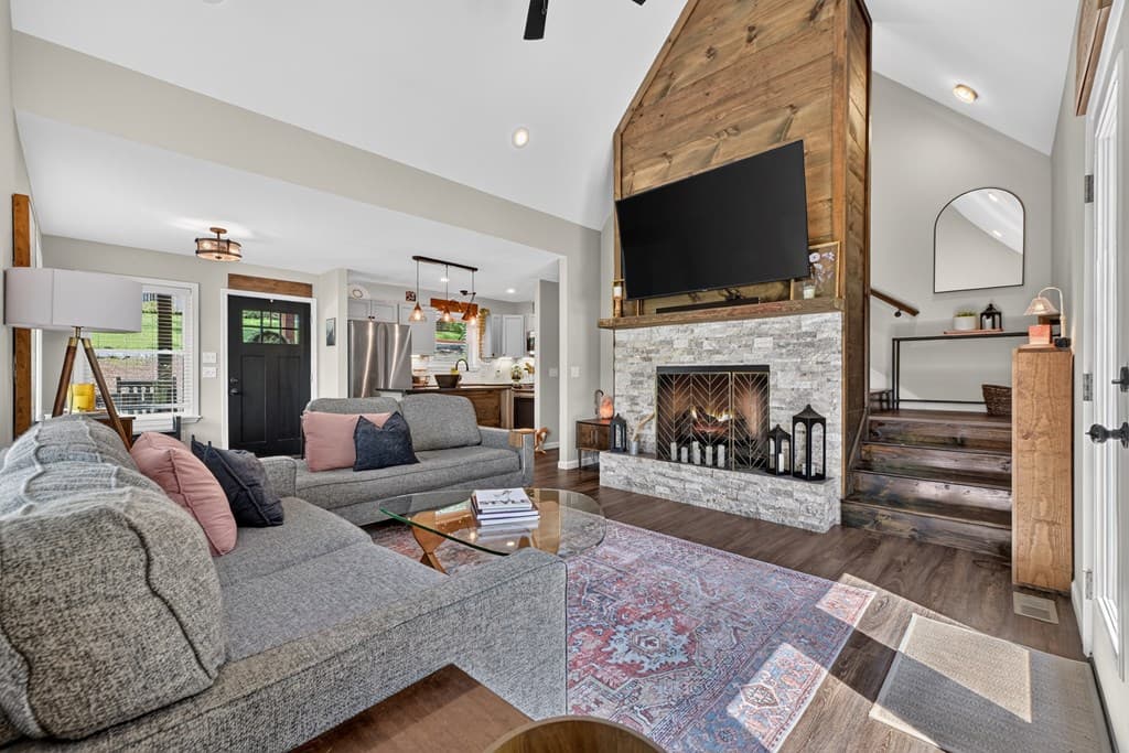239 Lucille Avenue, Ellijay GA 30540 - Photo