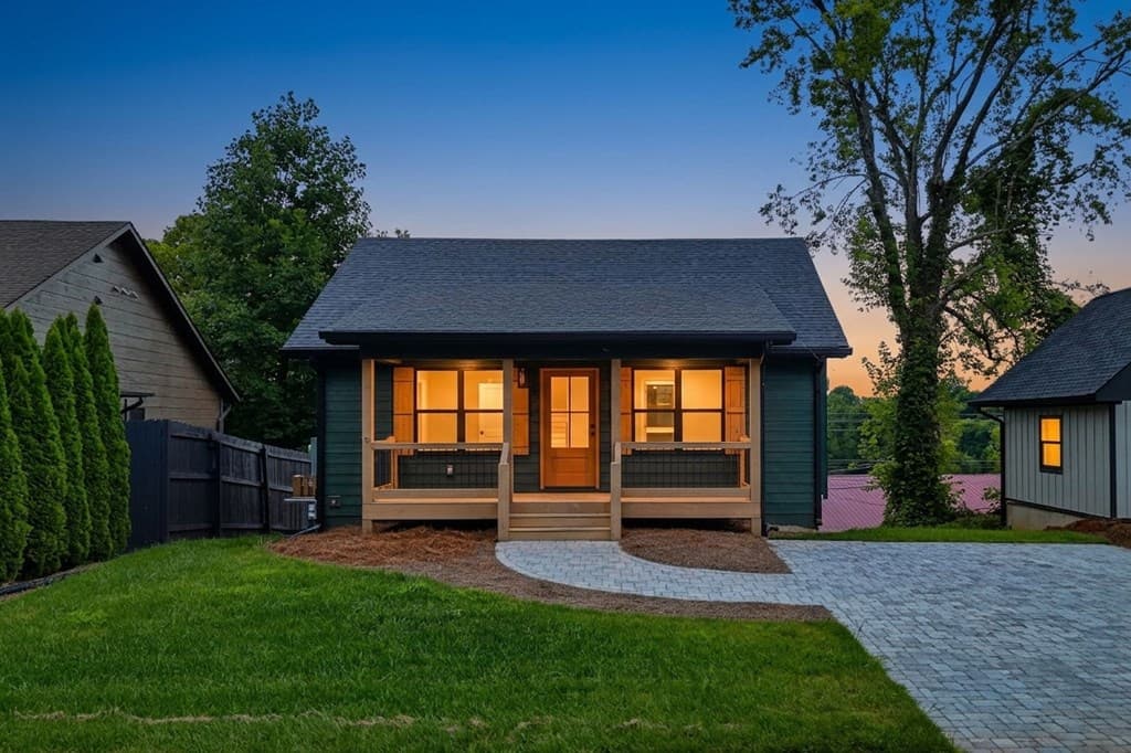 318 E Second Street, Blue Ridge GA 30513 - Photo