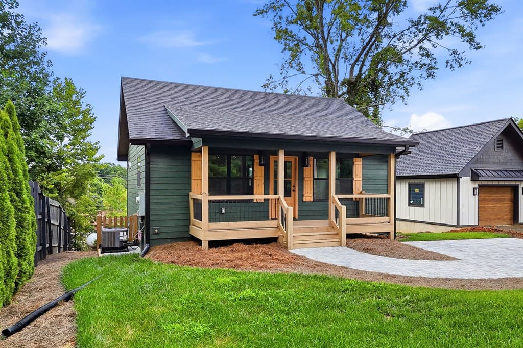 318 E Second Street, Blue Ridge GA 30513 - Photo