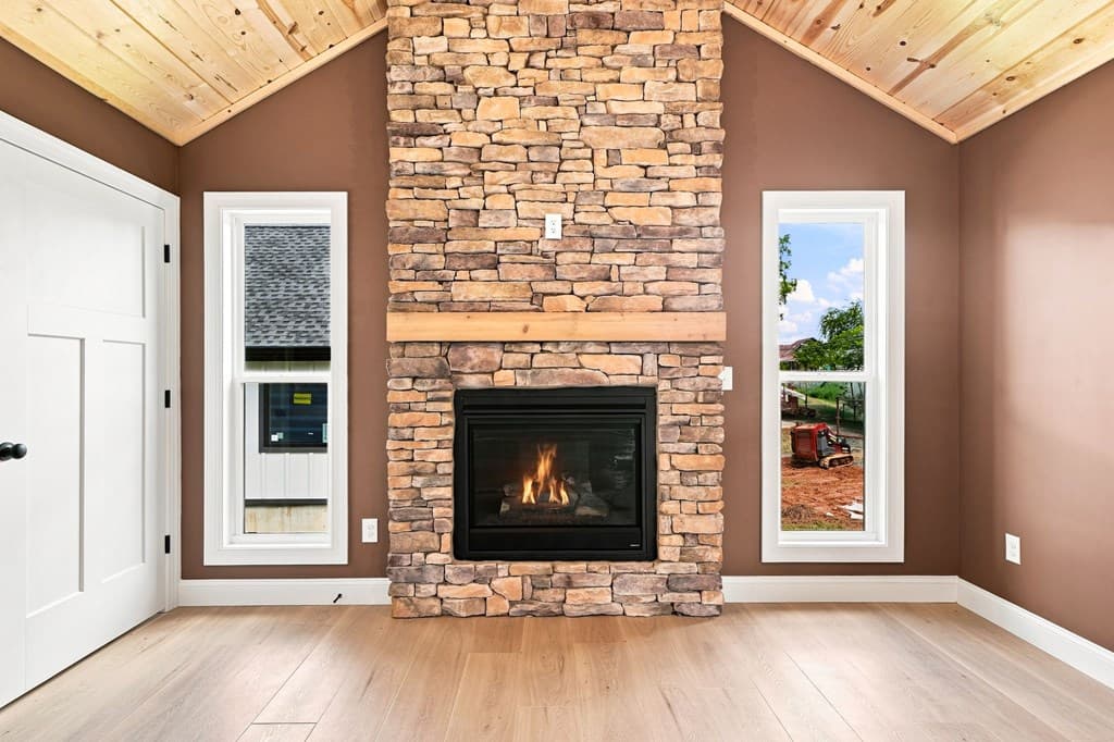 318 E Second Street, Blue Ridge GA 30513 - Photo