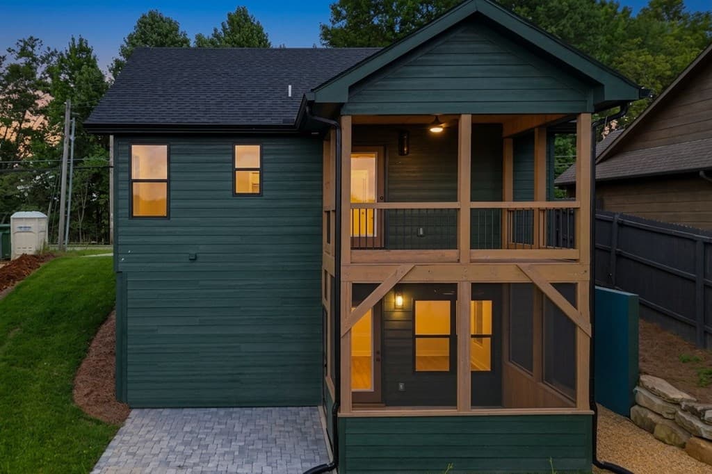 318 E Second Street, Blue Ridge GA 30513 - Photo