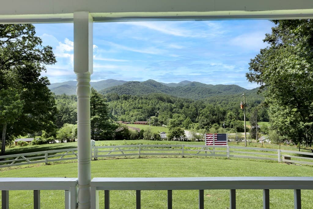 16 Lois Lane, Hayesville NC 28904 - Photo