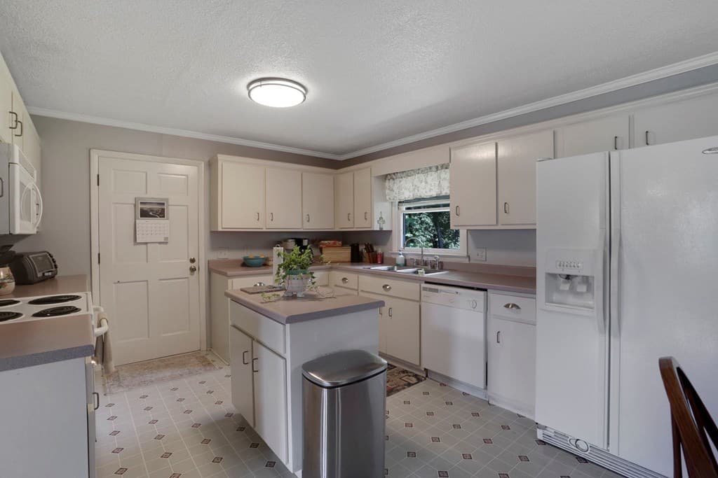 16 Lois Lane, Hayesville NC 28904 - Photo
