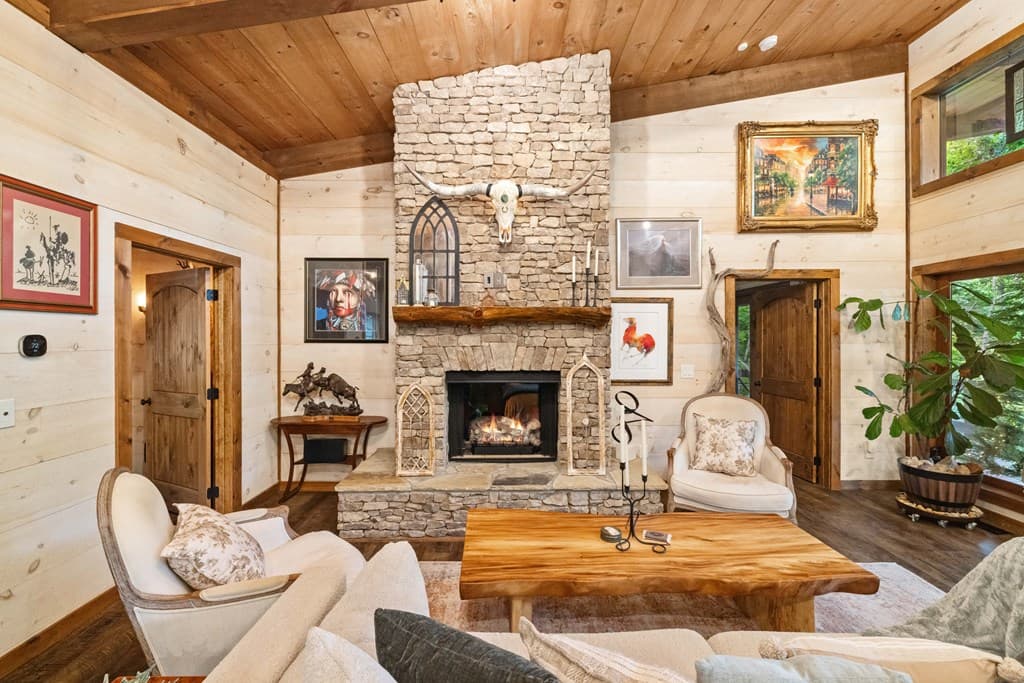 195 Moonshine Way, Blue Ridge GA 30513 - Photo