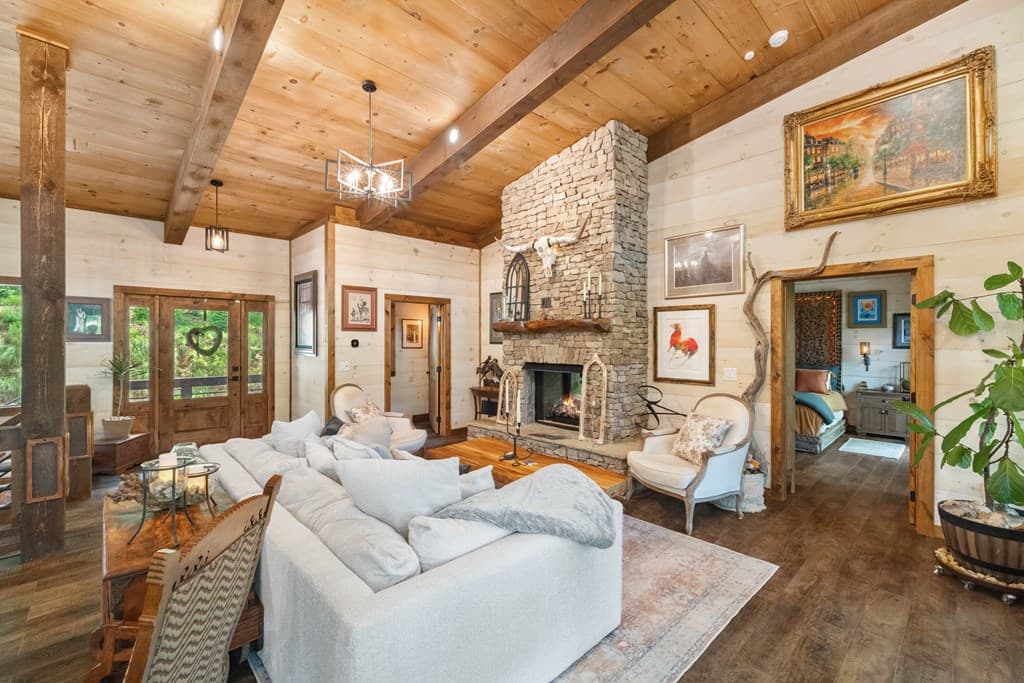 195 Moonshine Way, Blue Ridge GA 30513 - Photo