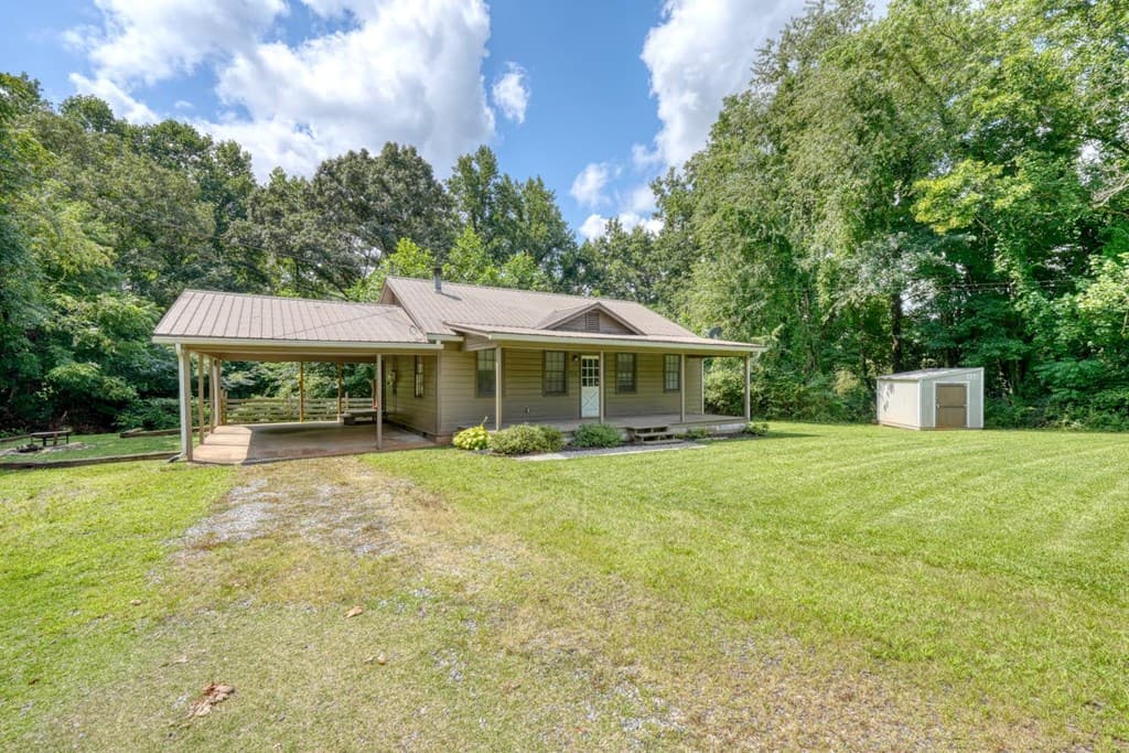 723 Bugscuffle Road, Hiawassee GA 30546 - Photo