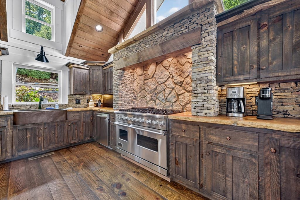 1512 Grandeur Drive, Blue Ridge GA 30513 - Photo