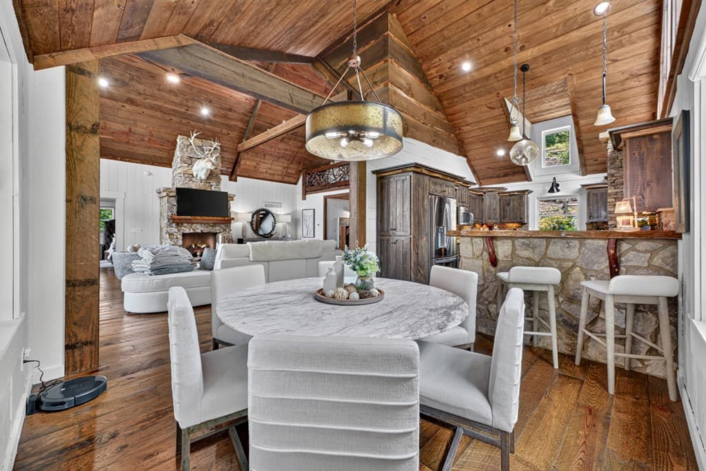 1512 Grandeur Drive, Blue Ridge GA 30513 - Photo