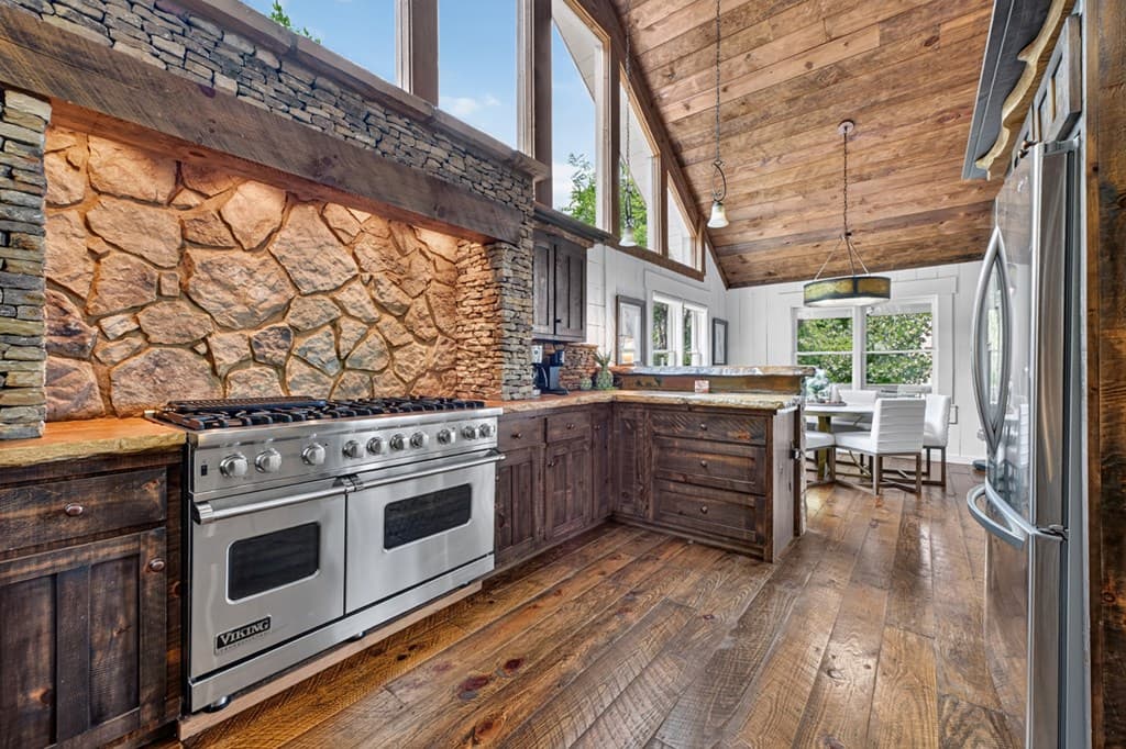 1512 Grandeur Drive, Blue Ridge GA 30513 - Photo