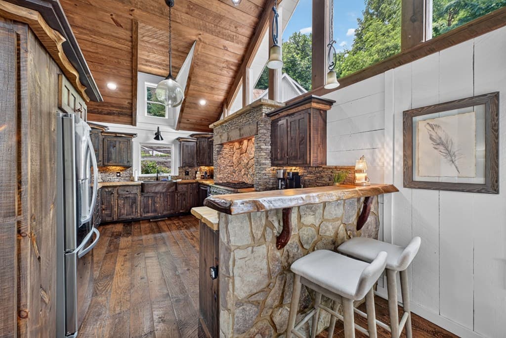 1512 Grandeur Drive, Blue Ridge GA 30513 - Photo