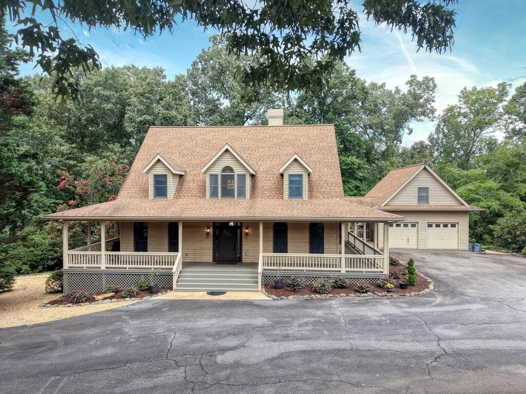 39 Mccracken Cove Road, Hayesville NC 28904 - Primary photo