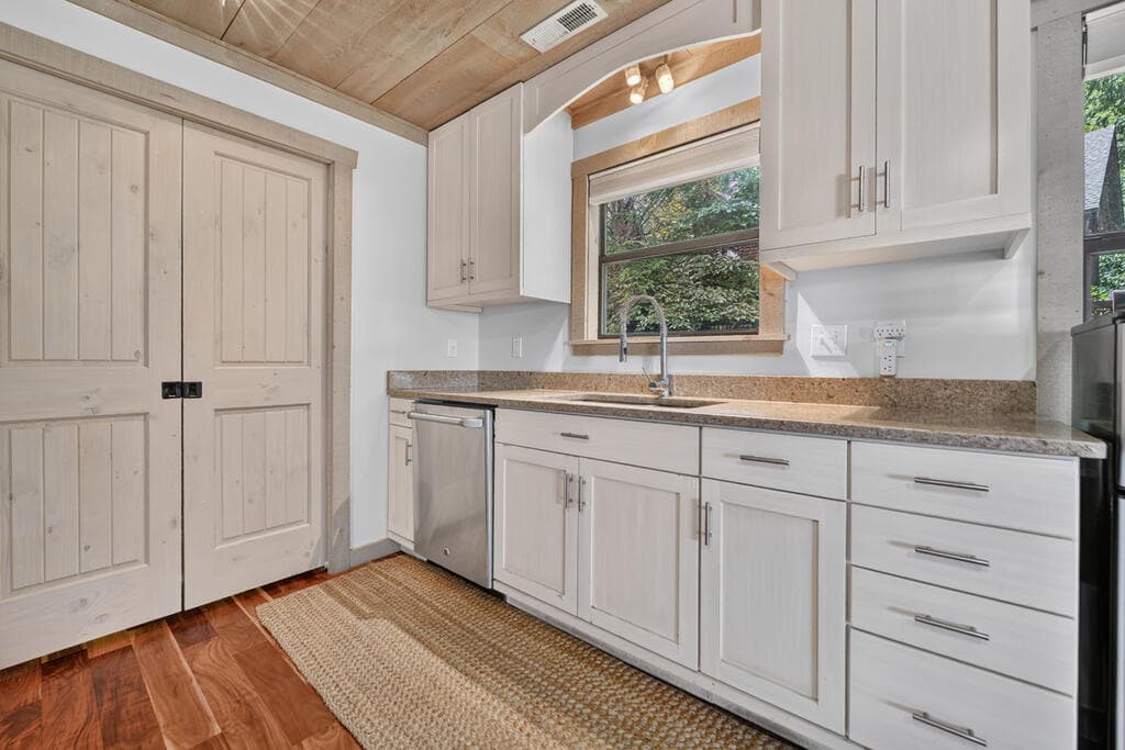 209 Marina Drive, Blue Ridge GA 30514 - Photo