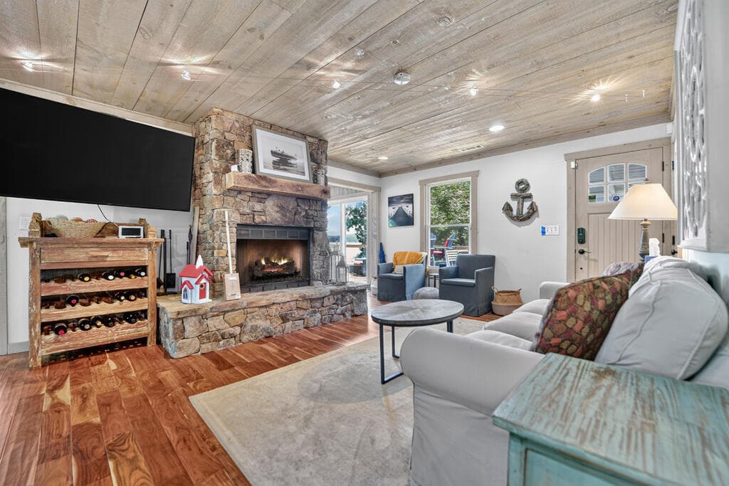 209 Marina Drive, Blue Ridge GA 30514 - Photo
