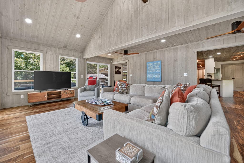 209 Marina Drive, Blue Ridge GA 30514 - Photo