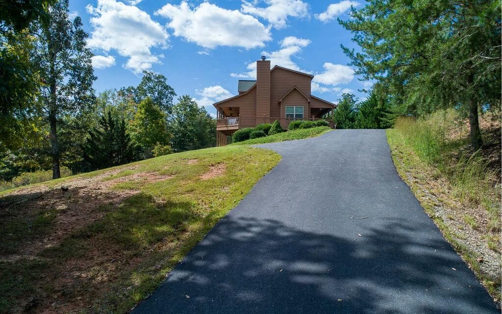 139 Gladys Lane, Young Harris GA 30582 - Photo