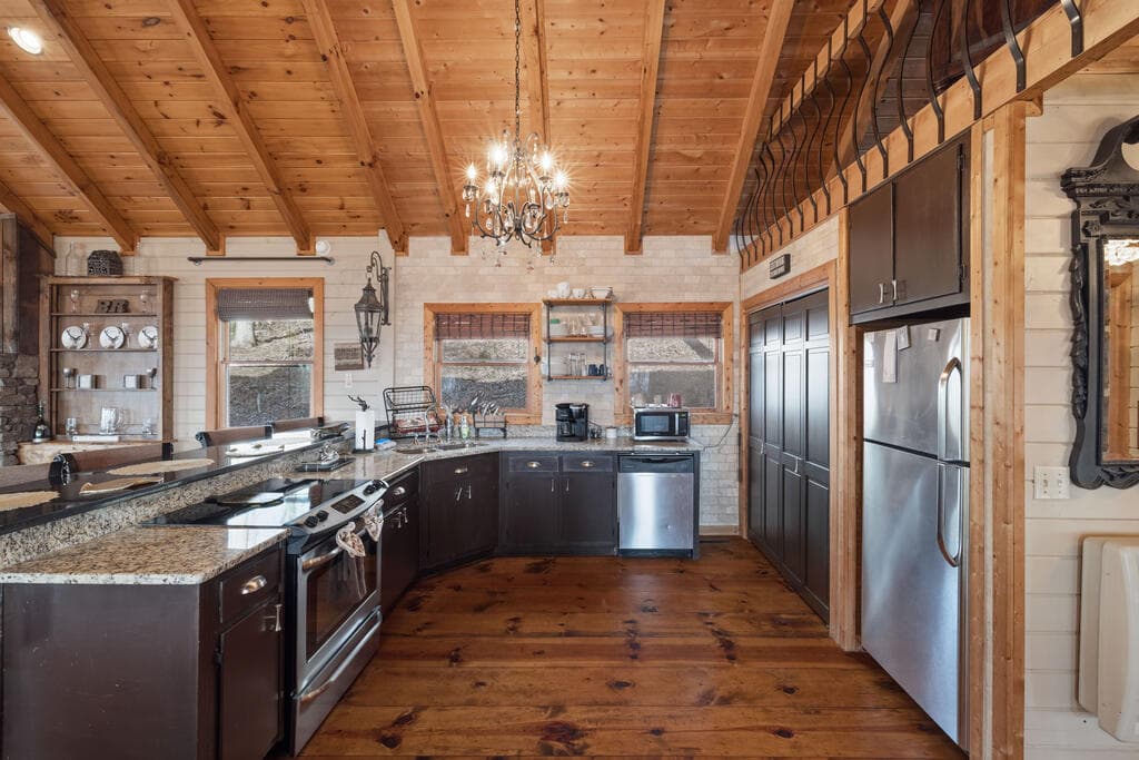 766 Laurel Ridge Drive, Blue Ridge GA 30513 - Photo