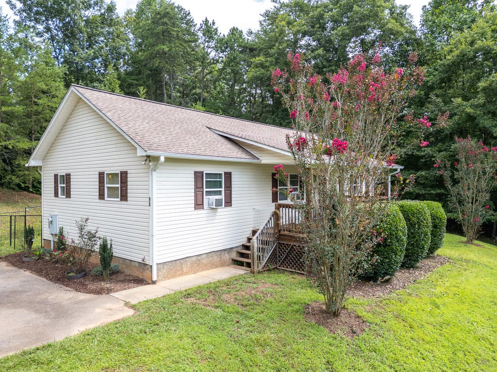 90 Copper Hill Church Ln, Warne NC 28909 - Photo