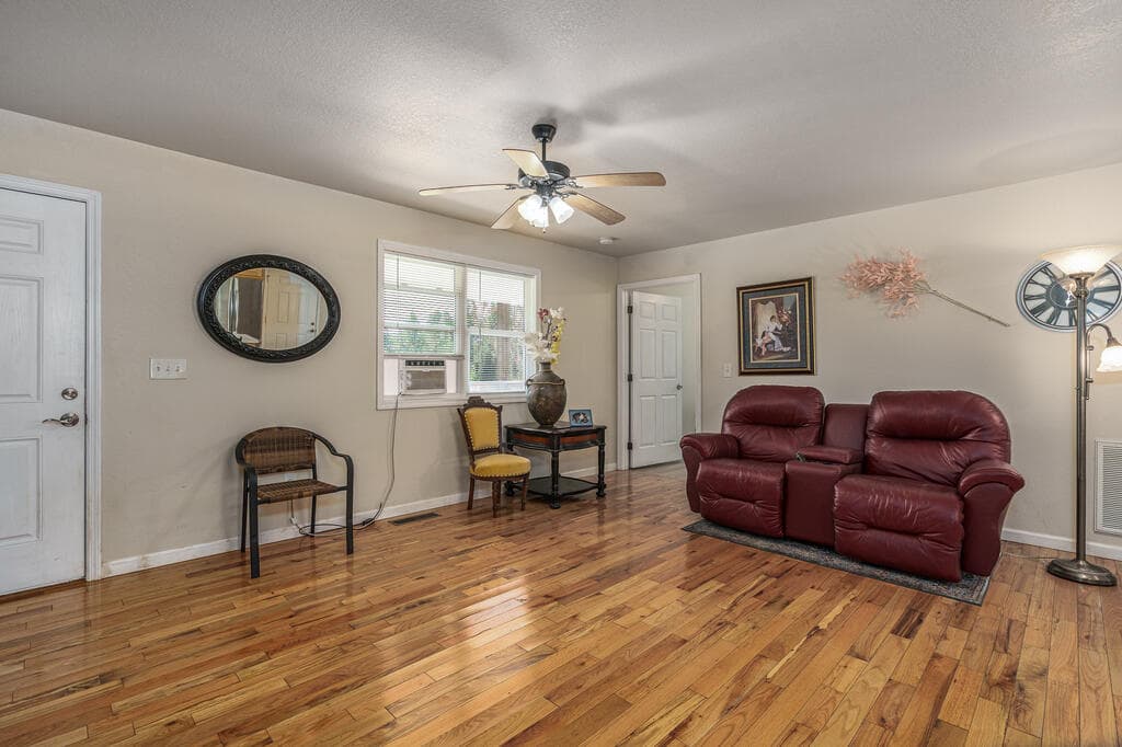 90 Copper Hill Church Ln, Warne NC 28909 - Photo