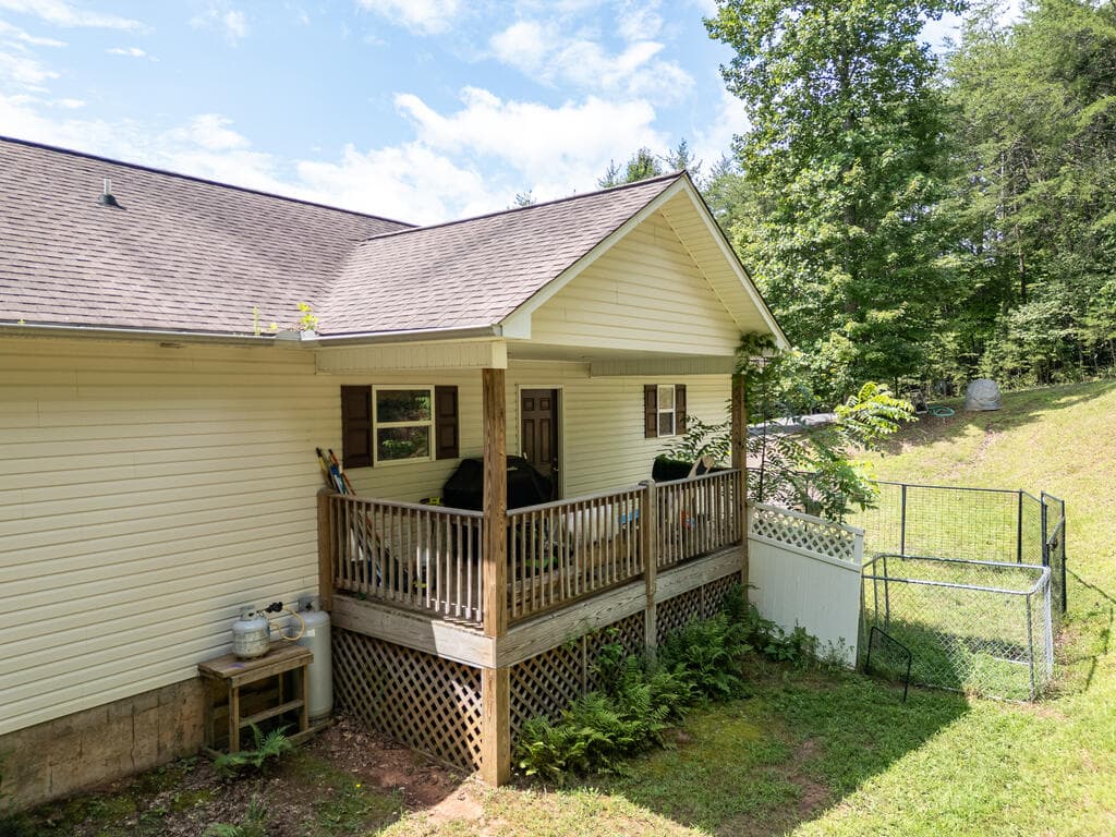 90 Copper Hill Church Ln, Warne NC 28909 - Photo
