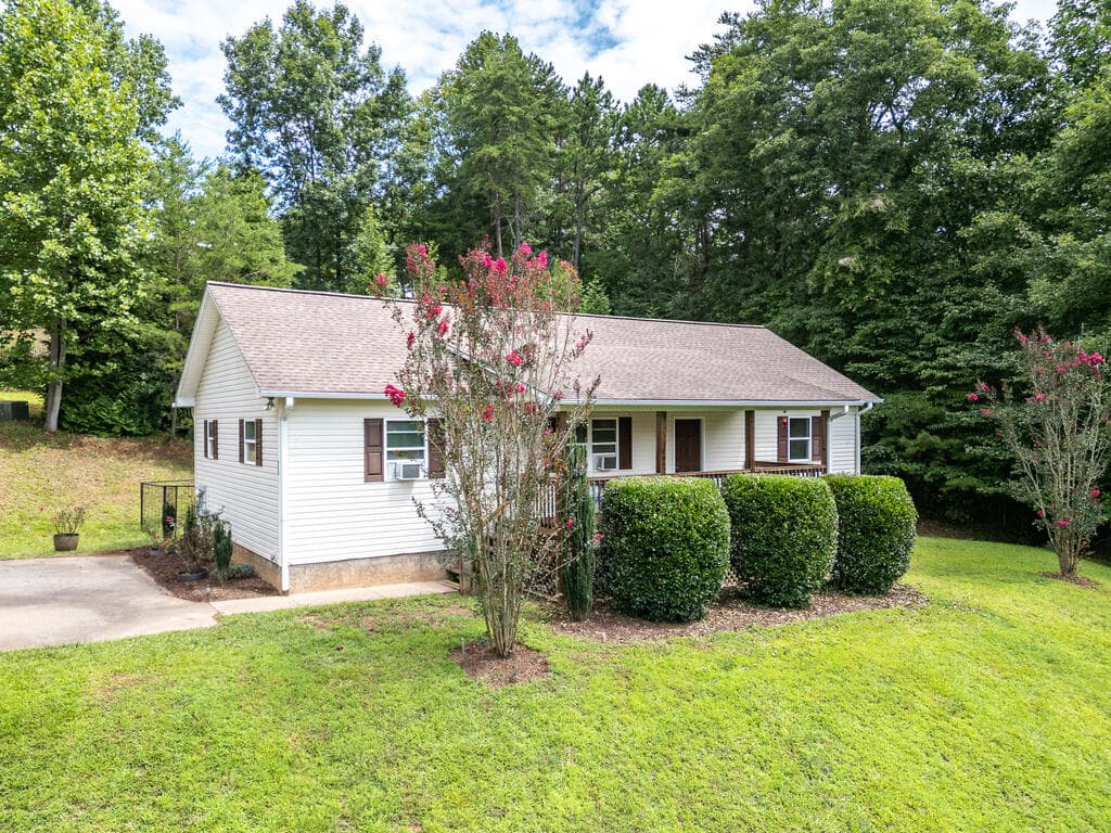 90 Copper Hill Church Ln, Warne NC 28909 - Photo