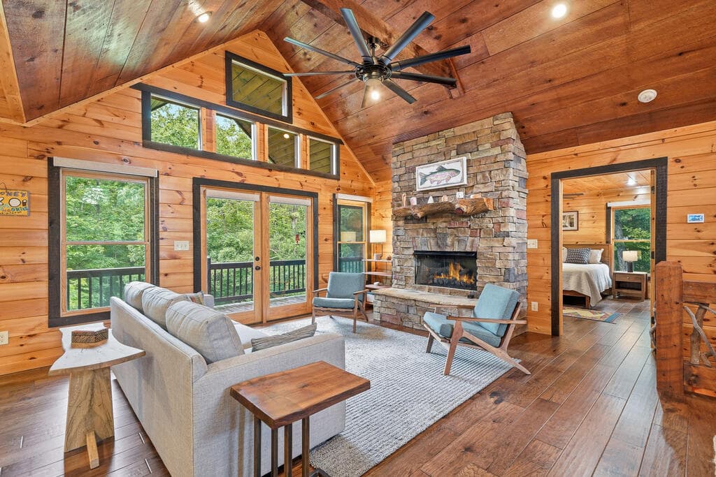 350 Kensington Drive, Mineral Bluff GA 30559 - Photo