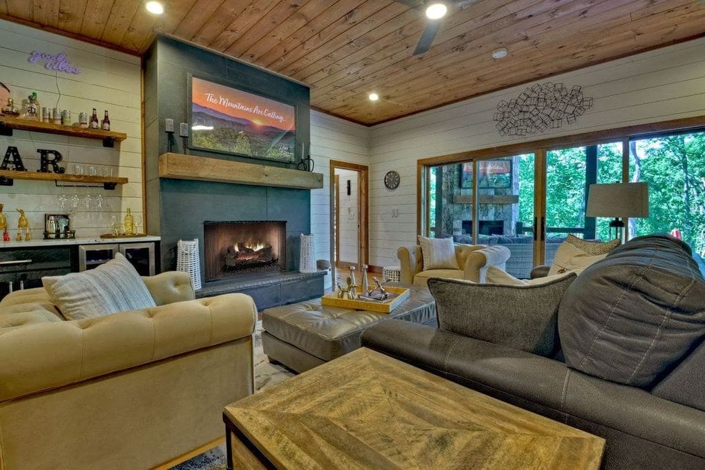 590 Deer Crest Road, Blue Ridge GA 30513 - Photo