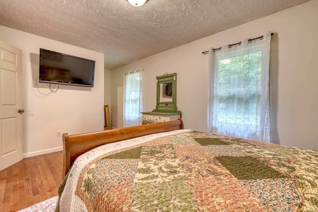 562 New Hope Club Road, Ellijay GA 30540 - Photo