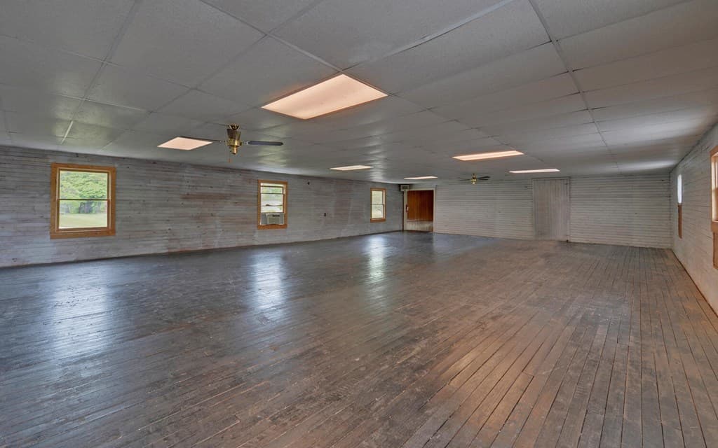 7493 Us Hwy 76 W, Young Harris GA 30582 - Photo