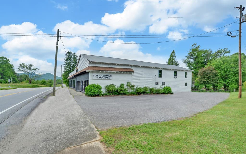 7493 Us Hwy 76 W, Young Harris GA 30582 - Photo